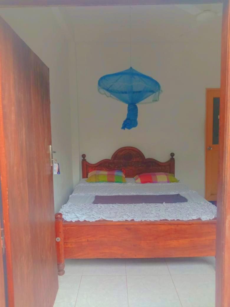 Lucky Holiday Home Anuradhapura Bagian luar foto