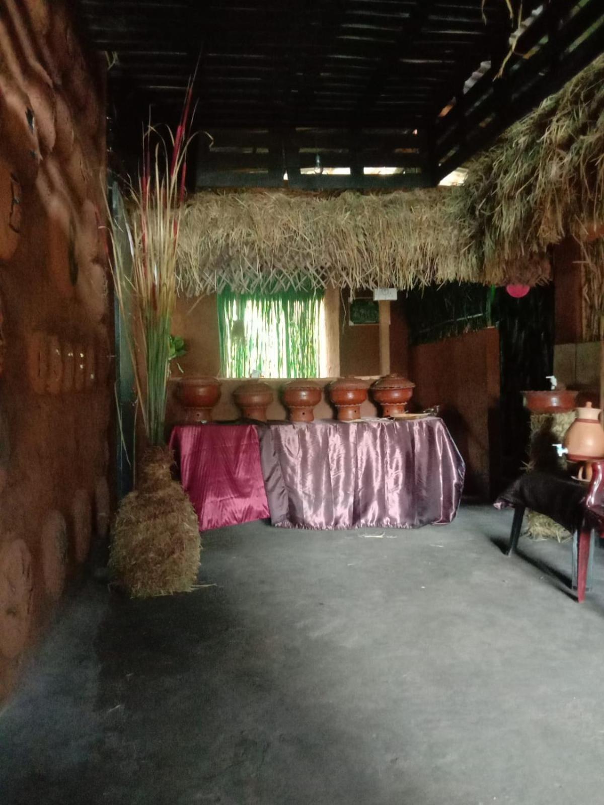 Lucky Holiday Home Anuradhapura Bagian luar foto