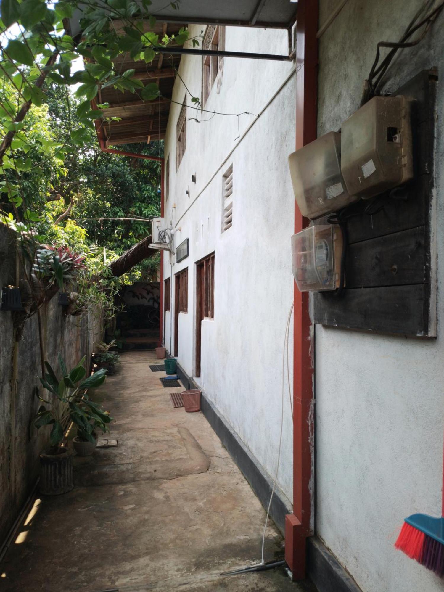 Lucky Holiday Home Anuradhapura Bagian luar foto