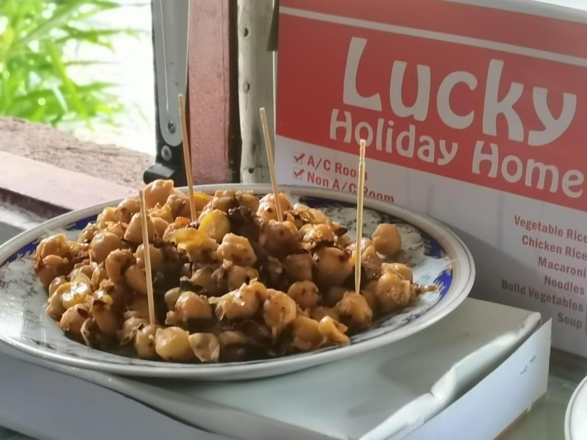 Lucky Holiday Home Anuradhapura Bagian luar foto